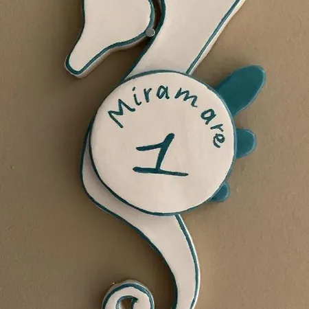 Miramare Bed&food - Free Parking & Wifi サン・ニコーラ・アルチェッラ